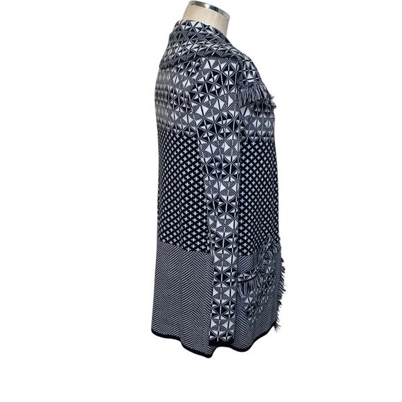 Leo & Nicole Black and White Geometric Knit Fringed Cardigan Sweater Size Small - Picture 4 of 7